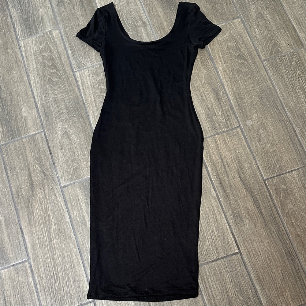 Heart Hips Classic Black Midi Dress. Size Small. Super Soft. Cap Sleeves.